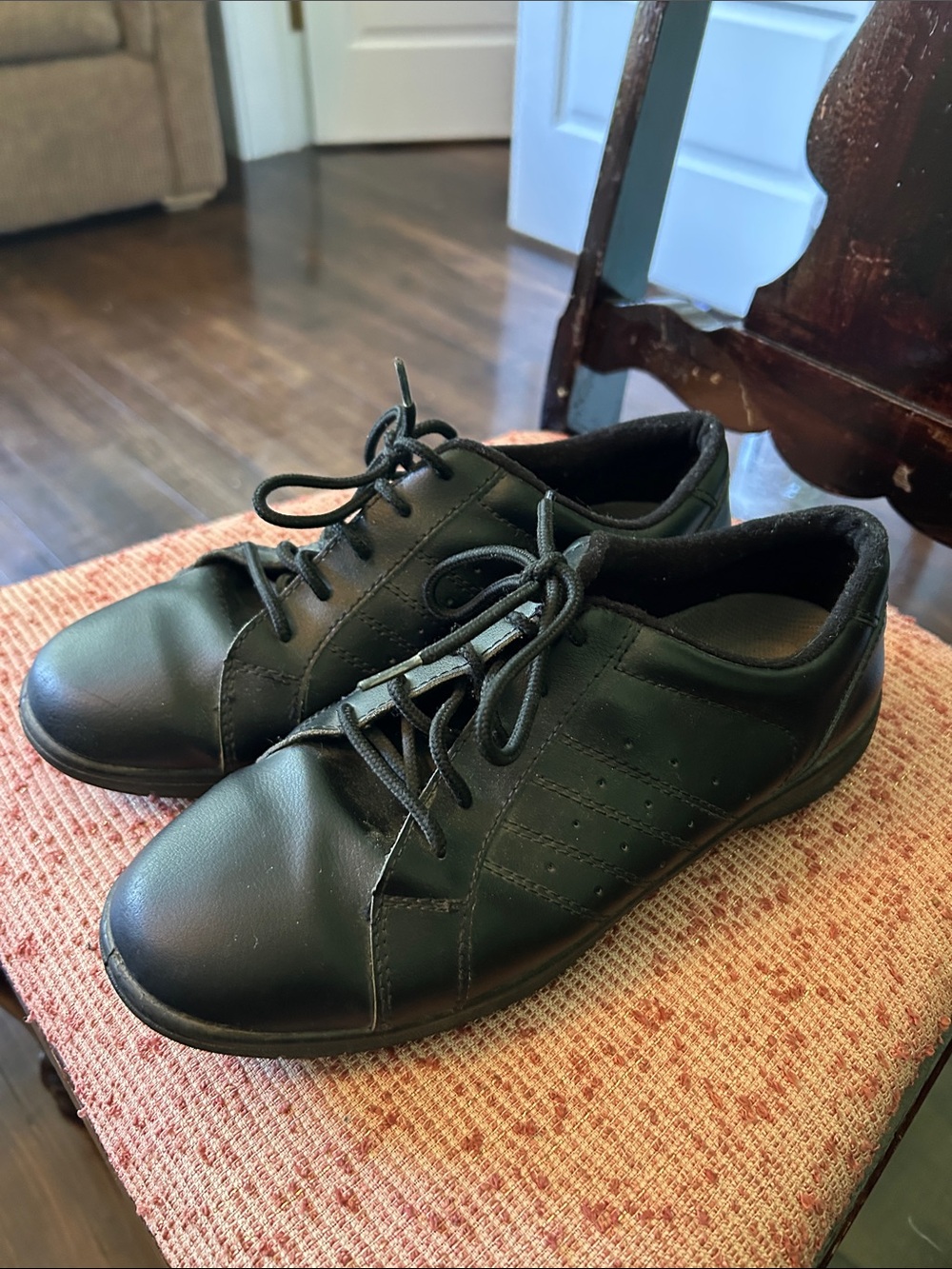 T.T Workwear Wendy 5 Genuine Leather Sneakers with Slip Resistant Sole